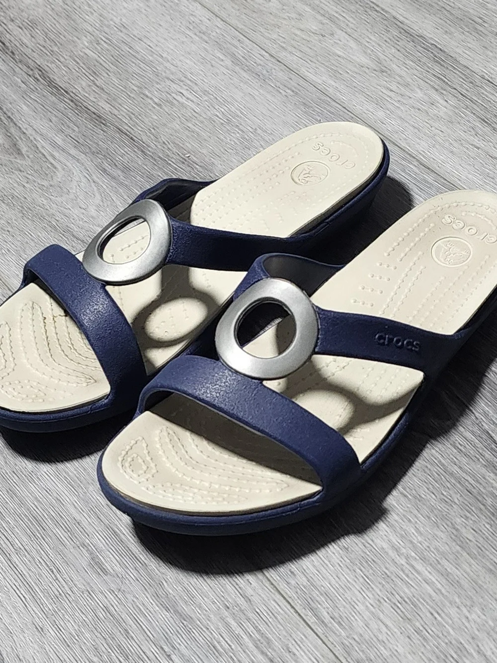 Crocs Sanrah Beveled Circle Navy Blue Slide Sandals Womens Size 8